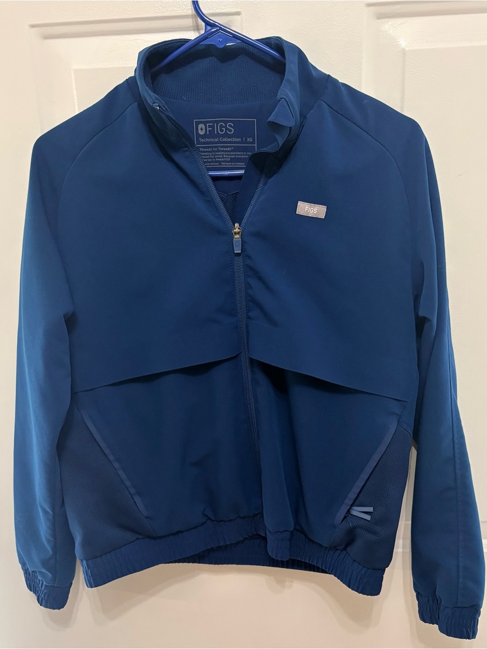 Figs Sydney scrub jacket - deep reef color
